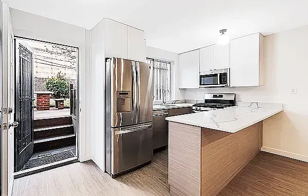 189 Amity Street — Photo 3