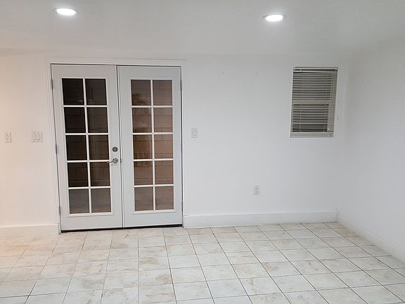 5th image of 11625 Gladstone Ave #B