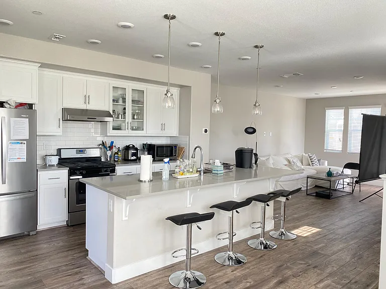 3900 Degree Ln — Photo 2