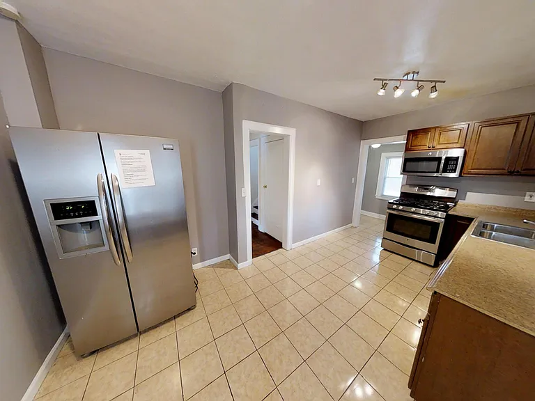 1005 E Colvin St #1 — Photo 7