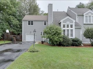 12 Pioneer Ln APT 1, Auburn, MA 01501