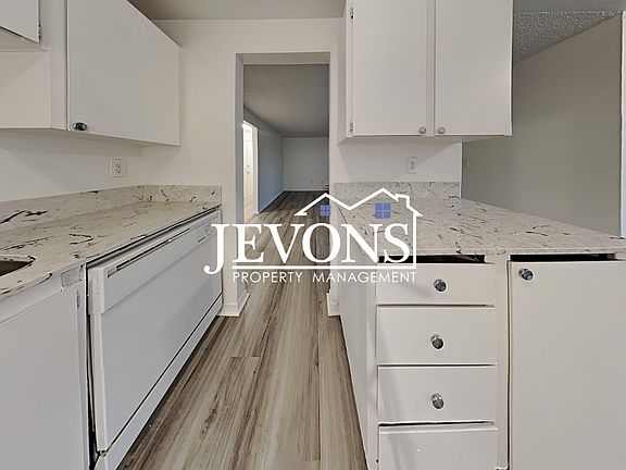 3rd image of 7404 McKinley Ave #5