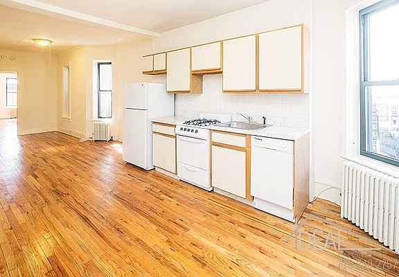 3rd image of 85 2nd Pl APT 4L