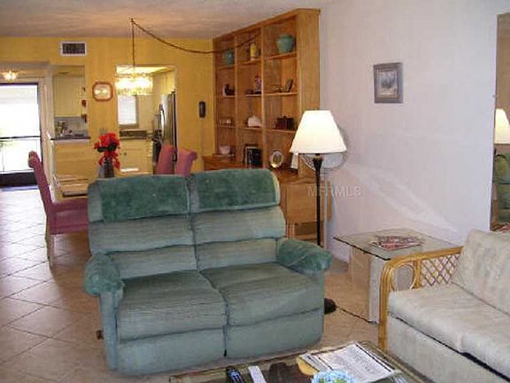 2nd image of 511 Parkdale Mews #511