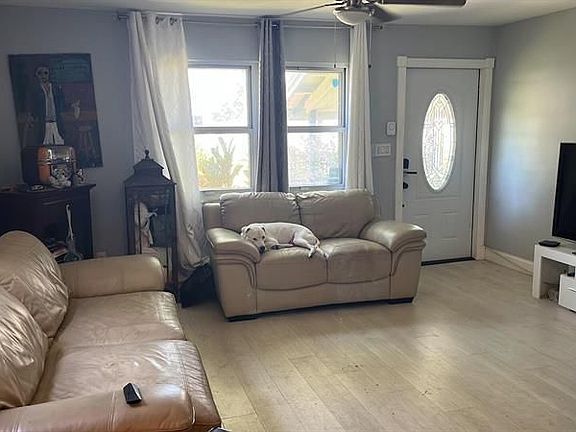 3rd image of 410 Avenida Hermosa