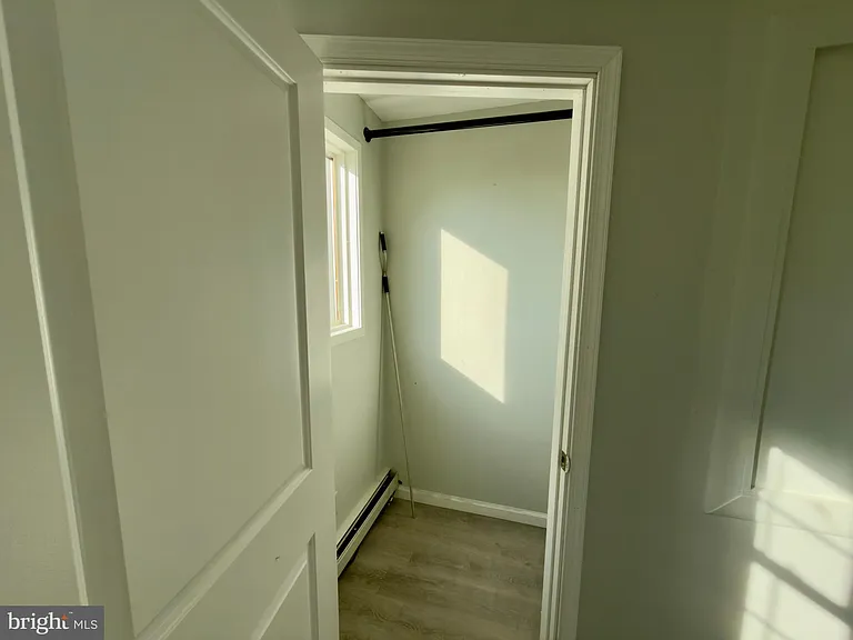422 W 6th Ave — Photo 23