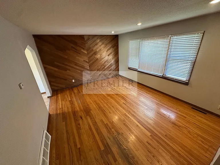 8406 E 92nd Pl — Photo 13