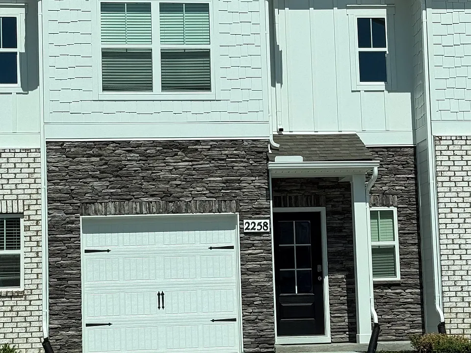 2258 Harlequin Point