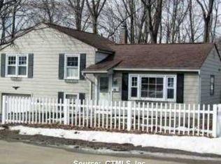 29 Fleetwood Dr, Waterbury, CT 06706