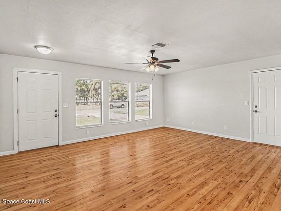 3rd image of 427 Frankford Ave NW