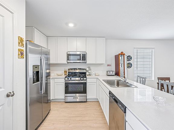 3rd image of 243 Basalt Dr