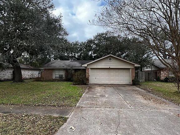 3rd image of 410 Pickford Dr
