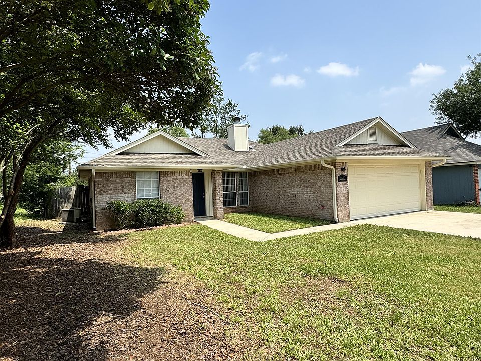 1st image of 2602 Remington Dr