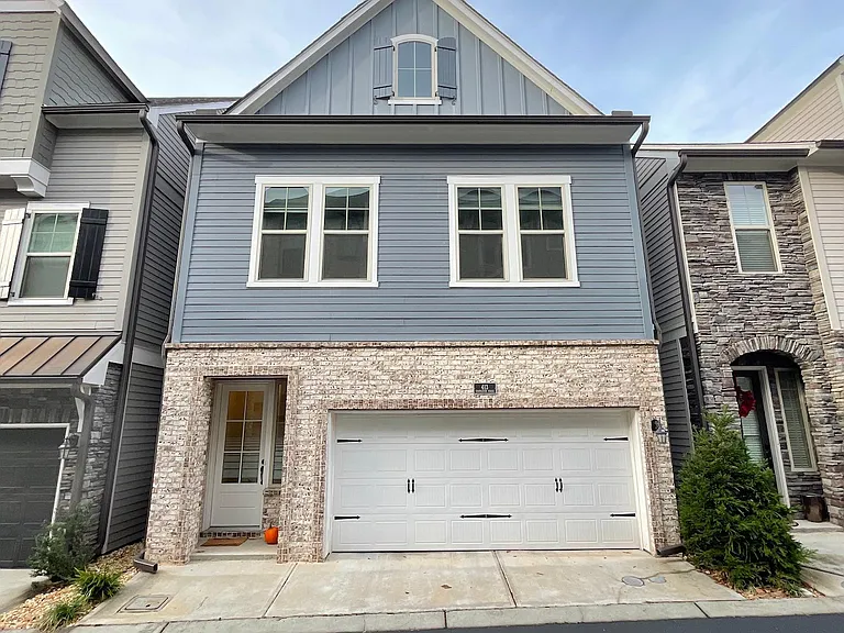 Front (garage) side