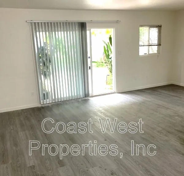 1361 Grand Ave #1 — Photo 2