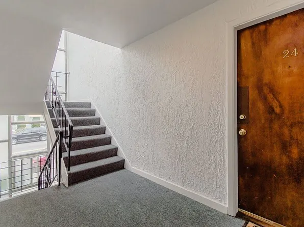 6 Hayes Rd APT 24, Roslindale, MA 02131