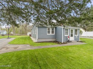 16 James St, Poestenkill, NY 12140
