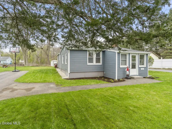 16 James Street, Poestenkill, NY 12140