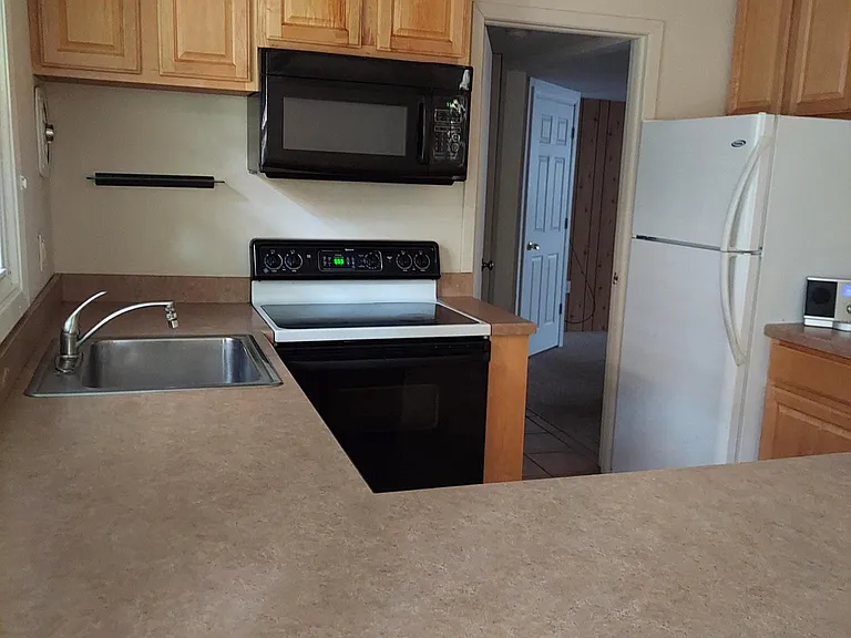 Stratton Ln — Photo 10