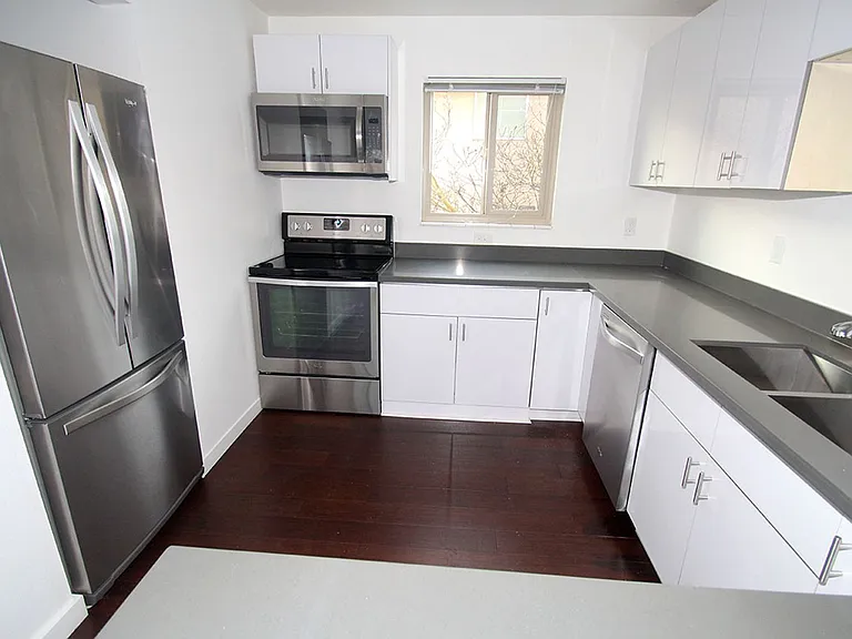 Ballard Flats Apartments — Photo 23
