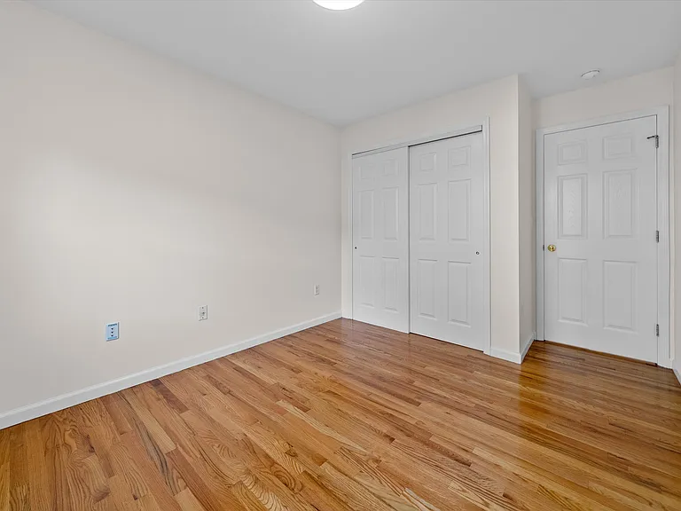 10-12 Chestnut St #304A — Photo 27