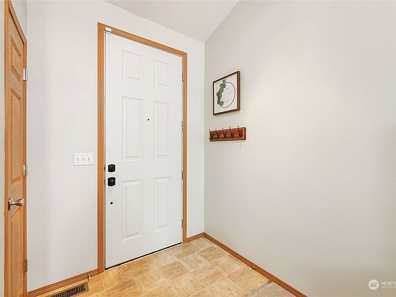 3rd image of 339 Goldenrod Street