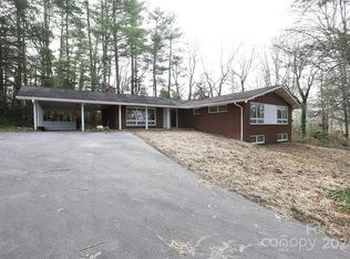 340 Balsam Rd, Hendersonville, NC 28792