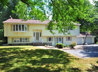 12 Pioneer Dr, Windsor, CT 06095