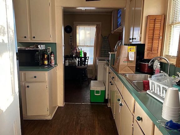 4th image of 300 E Young St