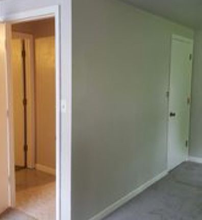 2nd image of 608 E Poplar St