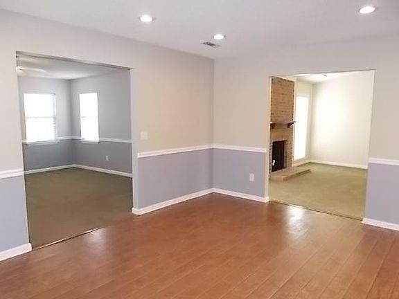 3rd image of 125 Orchard Ct