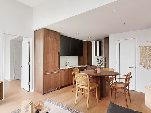 4th image of 455 10th Ave Penthouse 2F