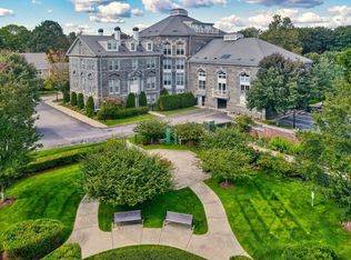 47 Village Ave UNIT 204, Dedham, MA 02026