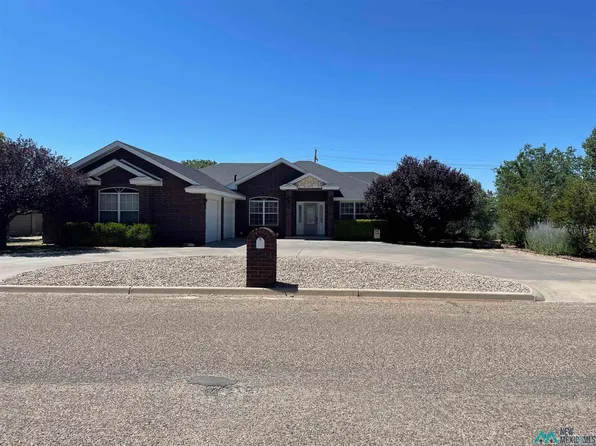 1324 Oakwood Cir, Portales, NM 88130
