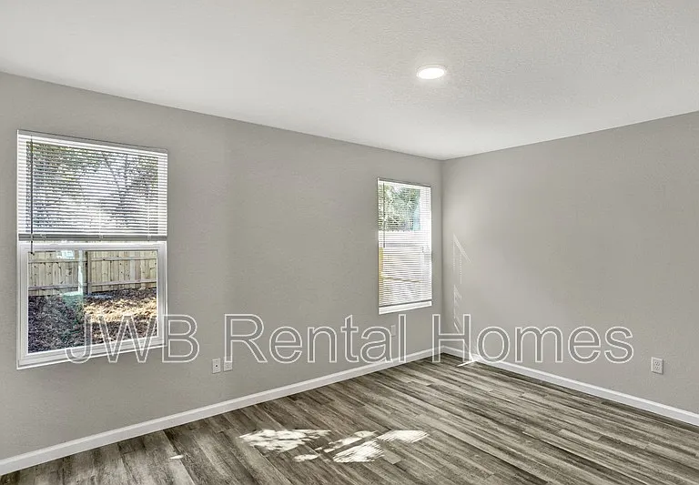 1362 Florida Ave — Photo 4