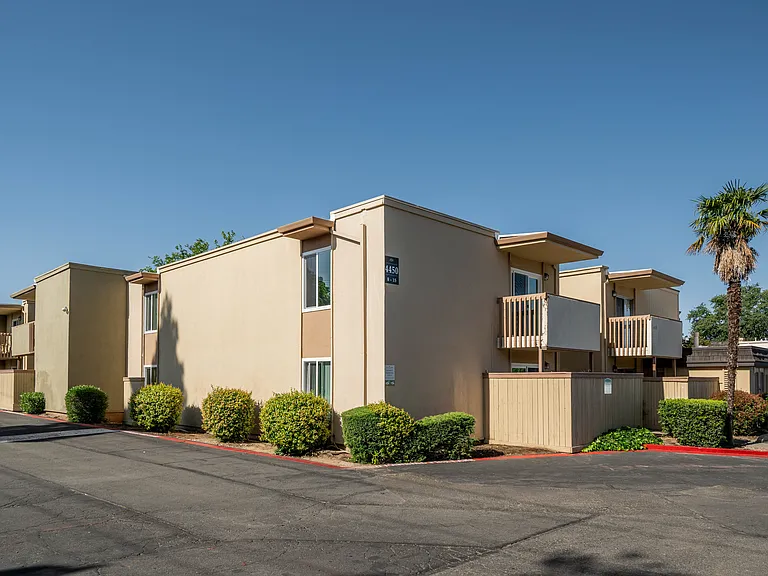 Crestview North Apartments — Photo 14
