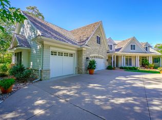 3 Catbird Ln, North Oaks, MN 55127