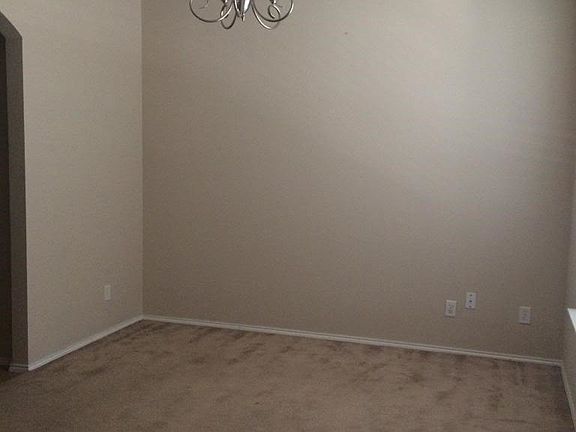 3rd image of 316 Roundrock Ln