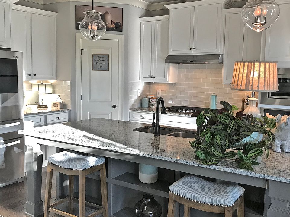 Kitchen with extended island