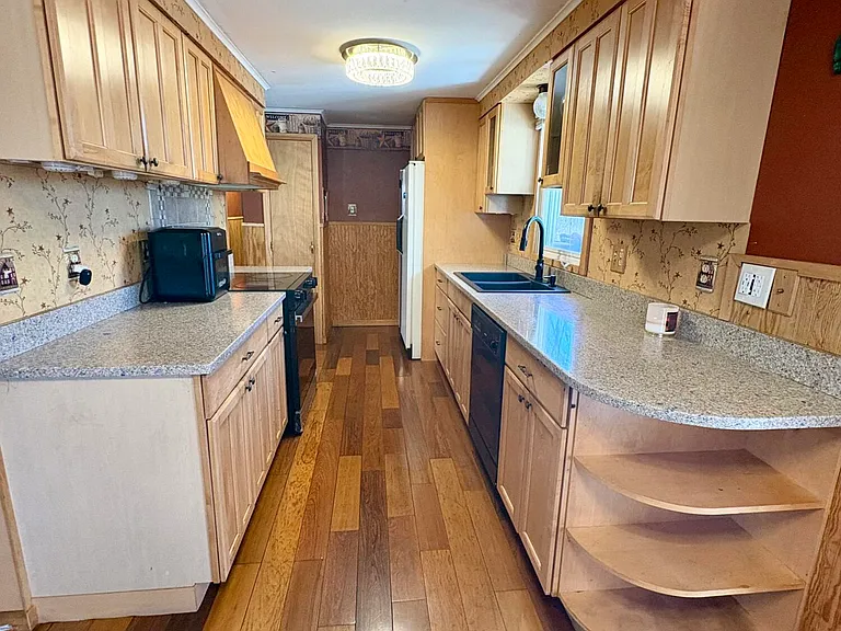 2193 Spring Dr — Photo 12