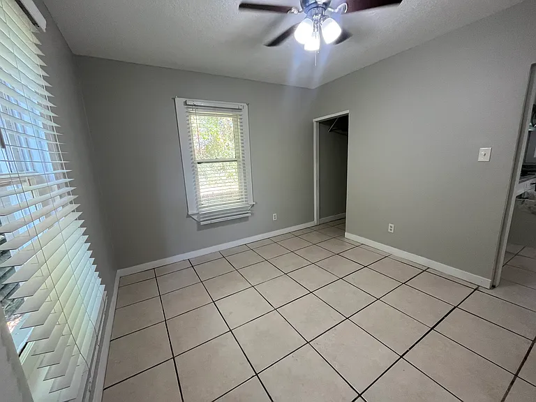 127 1/2 W Palmetto Ave — Photo 3