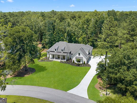 3rd image of 124 Alexander Farms Rd E