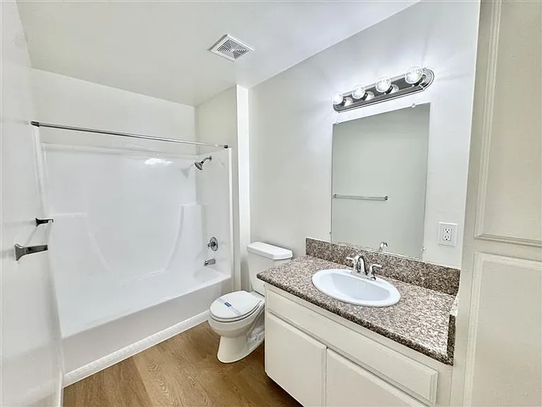 11075 Westminster Ave — Photo 28