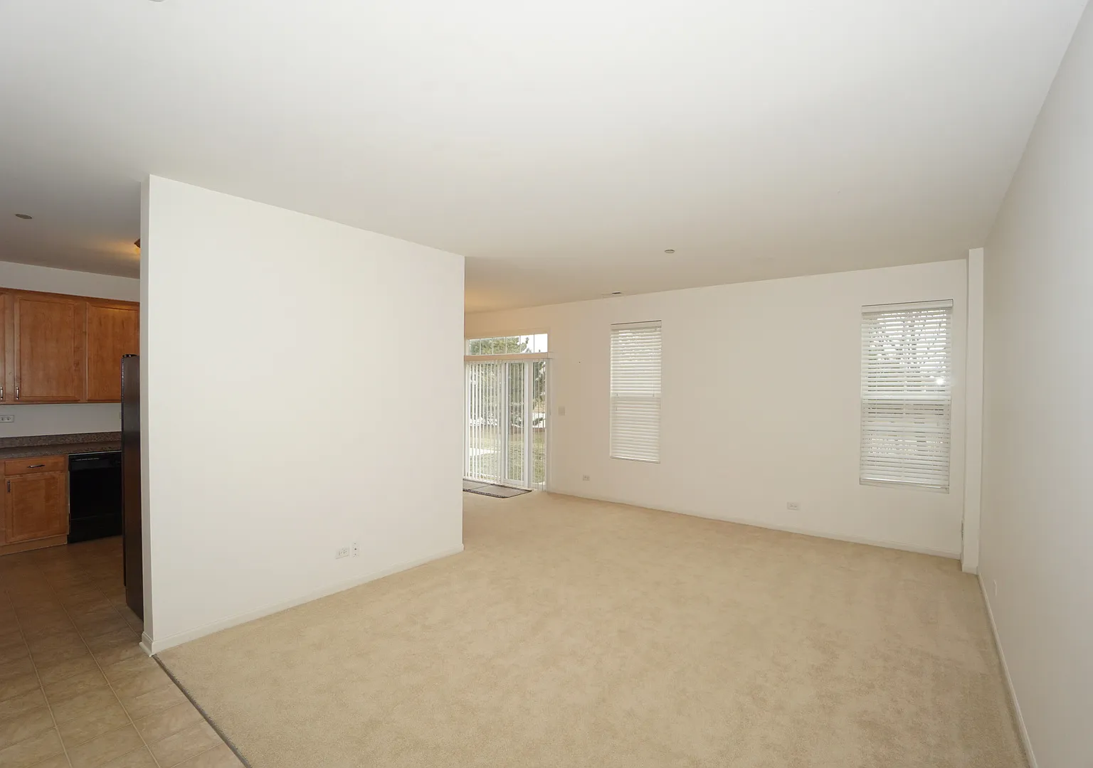 3 bed, 2.5 bath, 1517 sqft, $2,450 — Photo 3