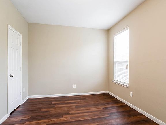 5th image of 1010 Doubletree Glen Dr