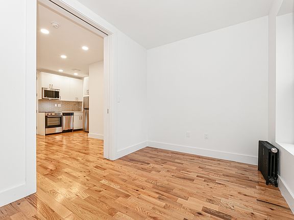 5th image of 975 Washington Ave #G2