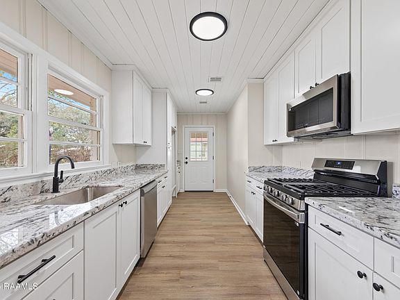 3rd image of 129 Plantation Dr