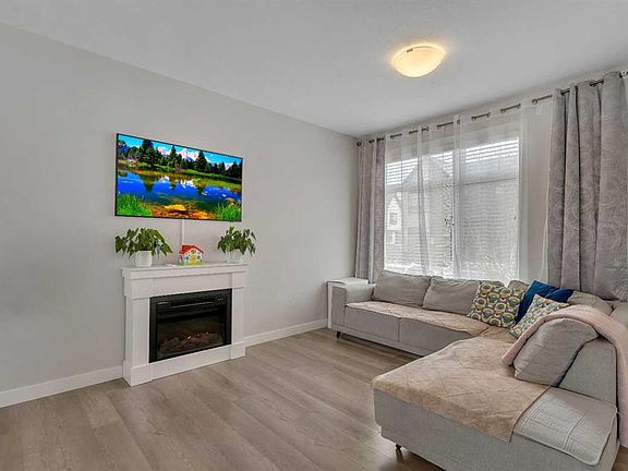 4th image of 136 NE Sage Meadows Gdns NW