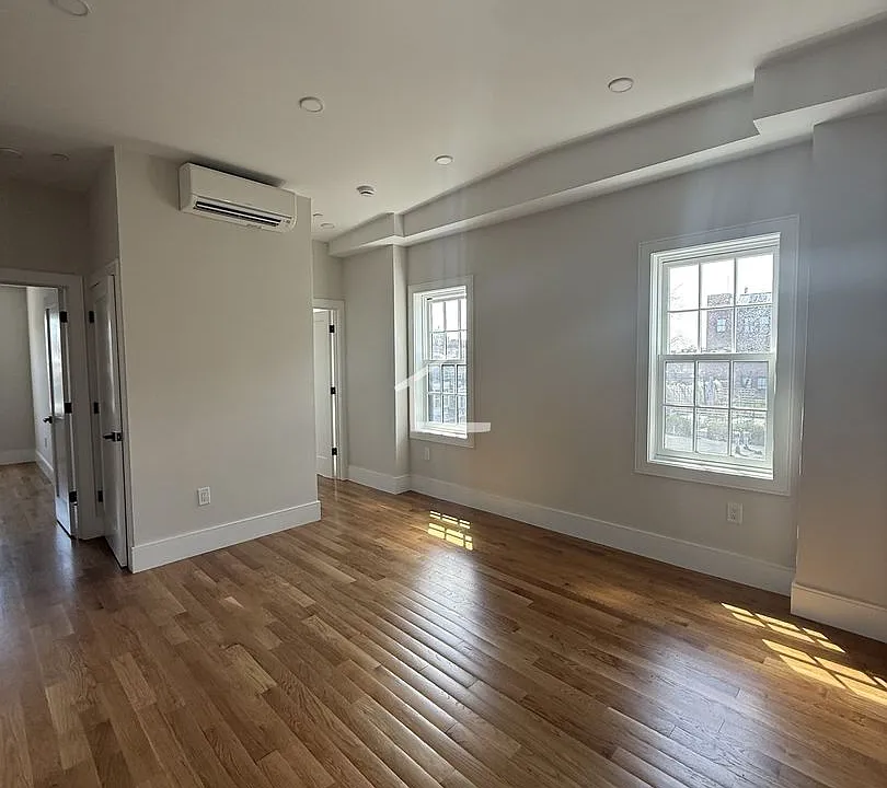 18 Winchester St #9