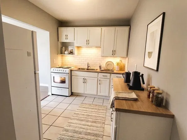 50 Mohawk Rd W, Hamilton, ON
